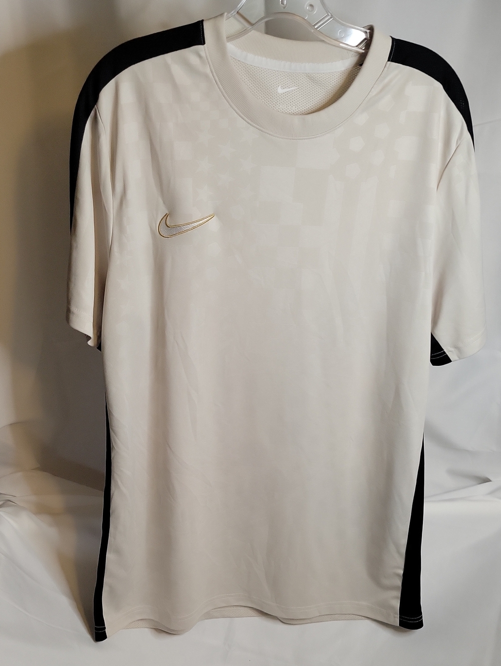 Nike Men’s Cream Short-Sleeve Athletic Tee with Black Panels